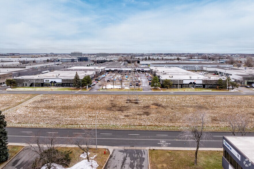 5550-5750 Boul Thimens, Saint-Laurent, QC à louer - Aérien - Image 2 de 5