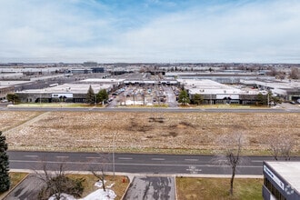 5550-5750 Boul Thimens, Saint-Laurent, QC - AERIAL map view