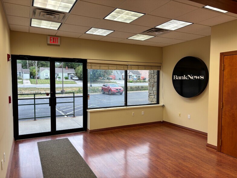 5125 Roe Blvd, Mission, KS à vendre - Photo du bâtiment - Image 2 de 15