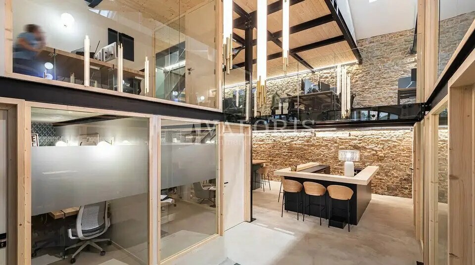 Office in Lyon for sale Building Photo- Image 1 of 8
