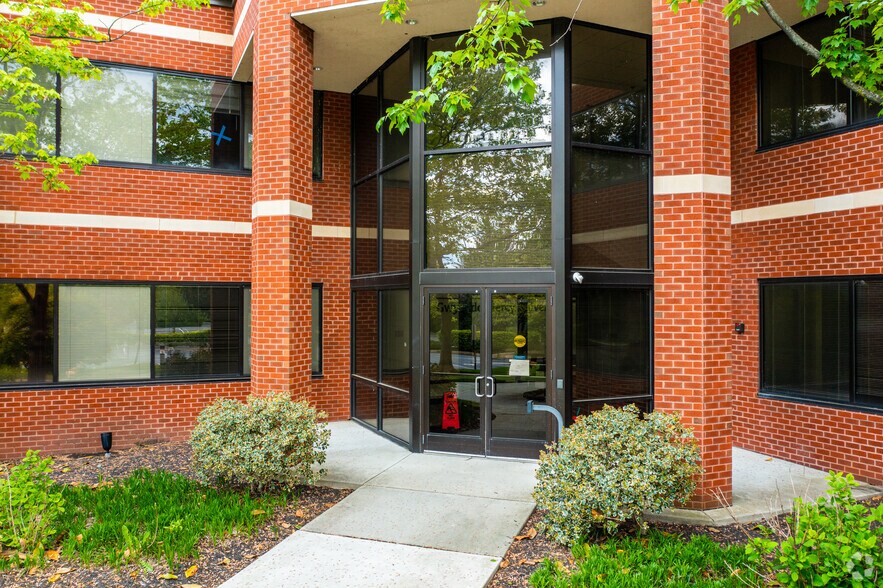 480 E Germantown Pike, East Norriton Township, PA à louer - Photo du bâtiment - Image 1 de 2