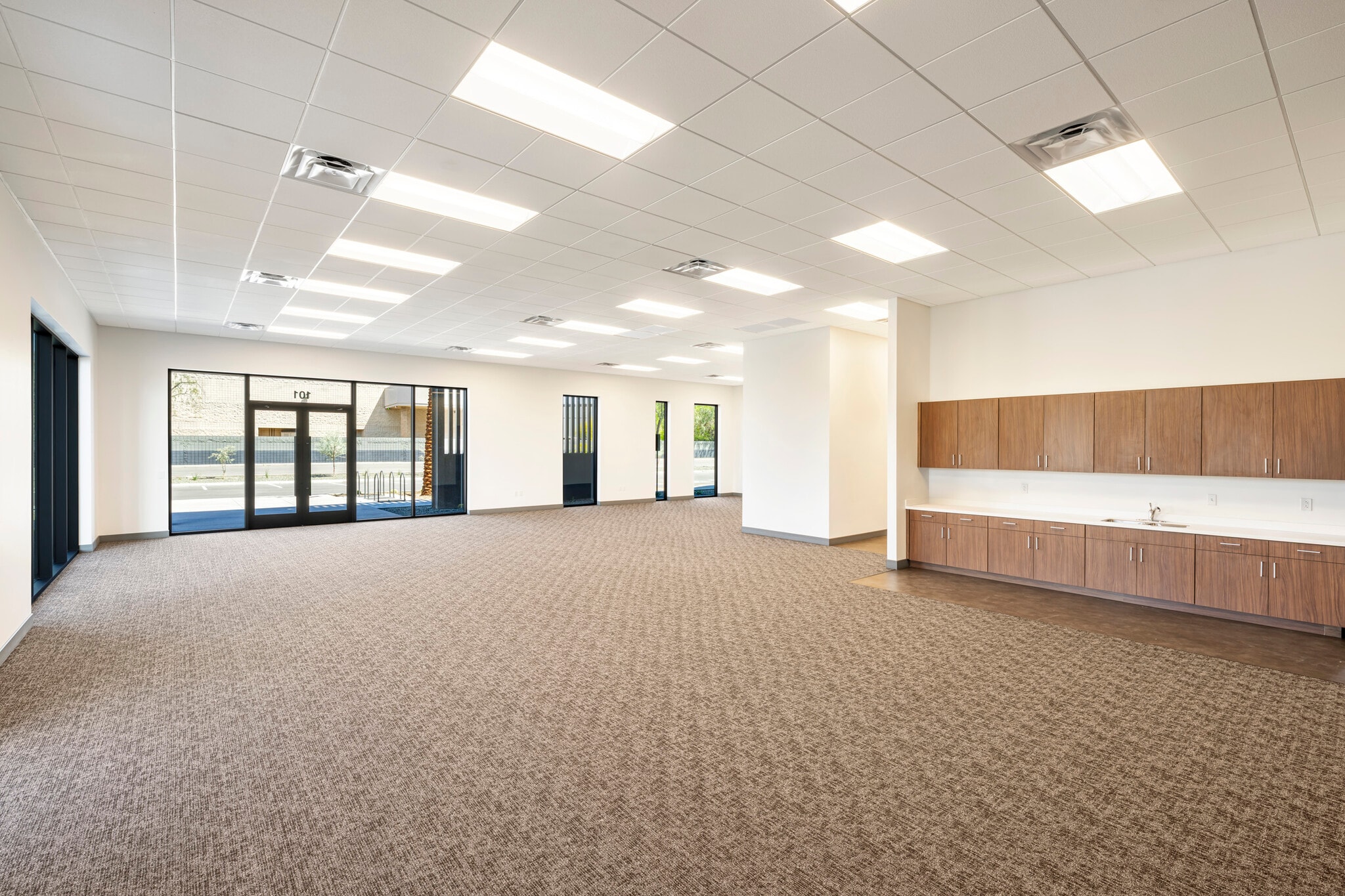 7501 E Redfield Rd, Scottsdale, AZ for lease Interior Photo- Image 1 of 3