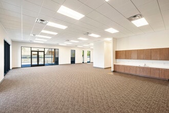 7501 E Redfield Rd, Scottsdale, AZ for lease Interior Photo- Image 1 of 3