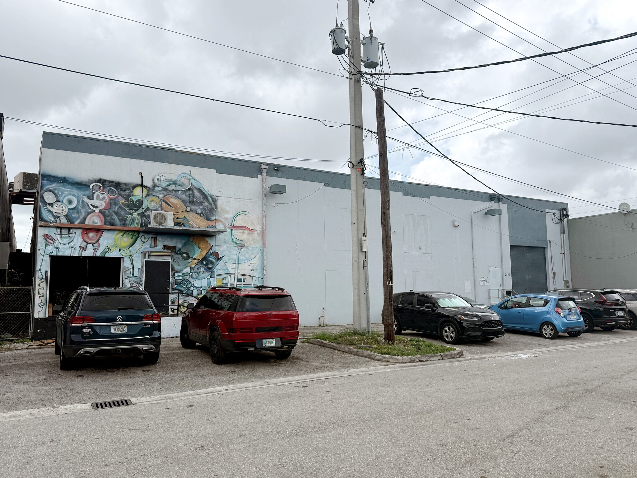 870 W 25th St, Hialeah, FL for lease Interior Photo- Image 1 of 7