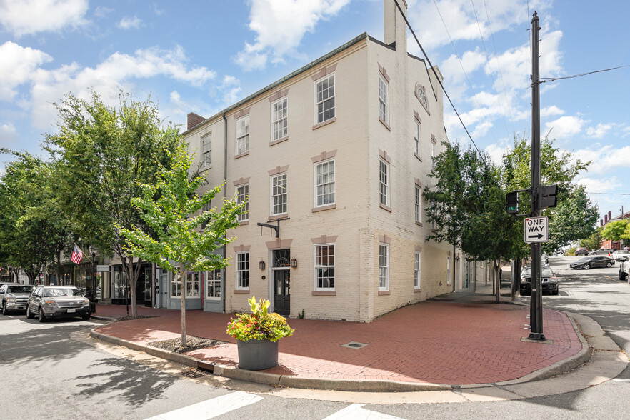 826 Caroline St, Fredericksburg, VA for lease - Building Photo - Image 2 of 15