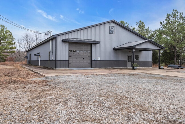 Plus de détails pour 1052 Debolt Ln, Centerville, TN - Industriel à vendre