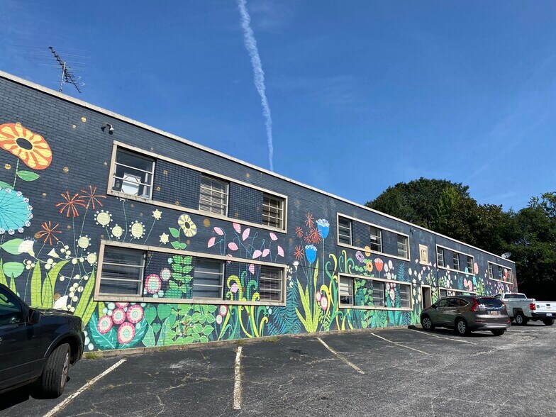 217 E Stone Ave, Greenville, SC à louer - Photo du bâtiment - Image 3 de 6