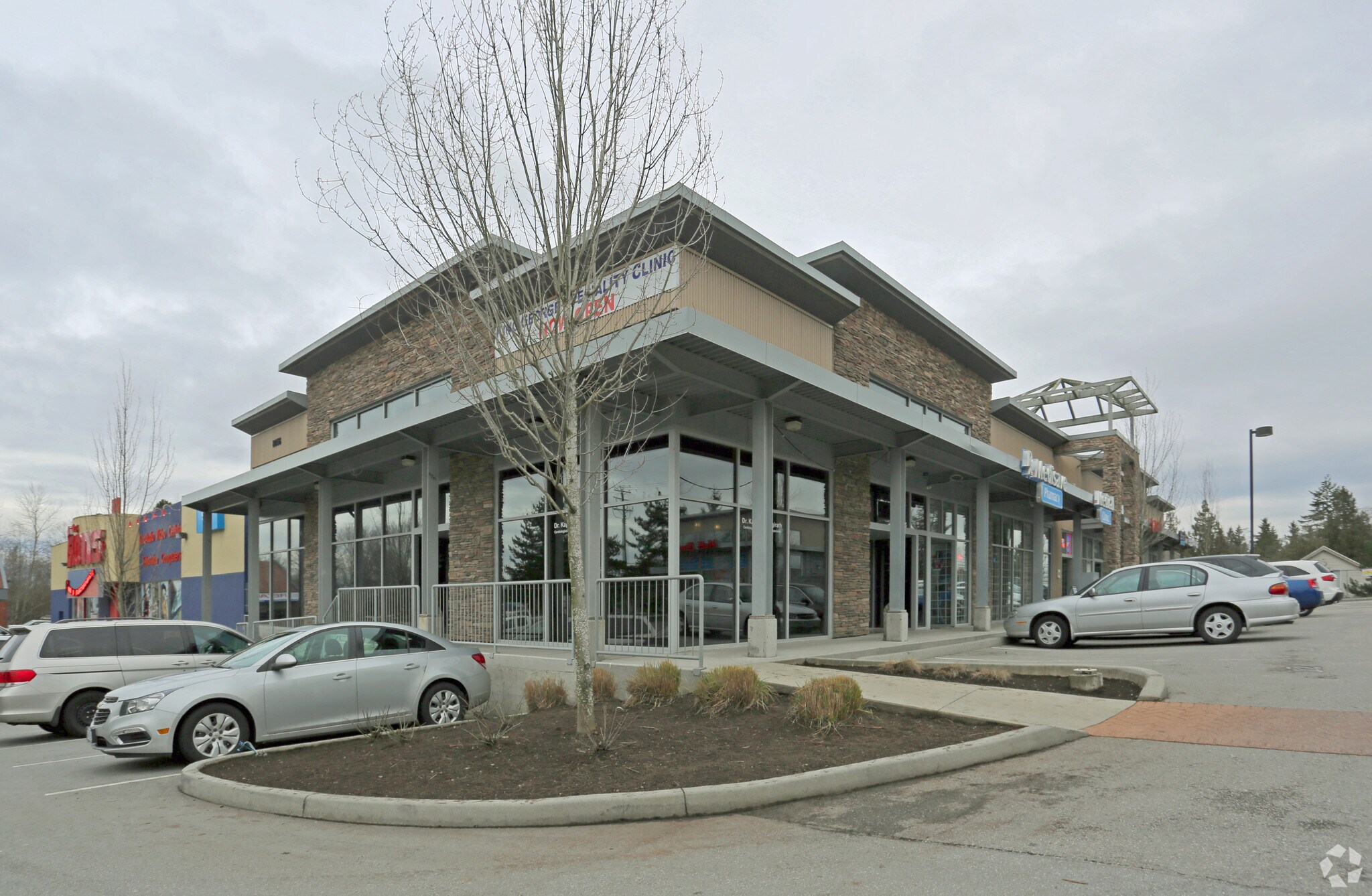 8056 King George Blvd, Surrey, BC à vendre Photo principale- Image 1 de 1