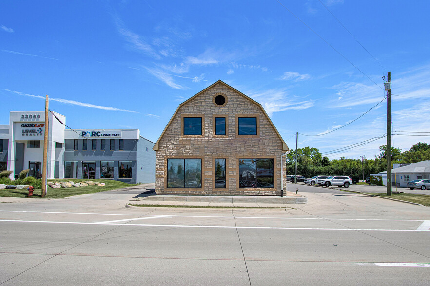 33030 Northwestern Hwy, West Bloomfield, MI for sale - Building Photo - Image 1 of 25