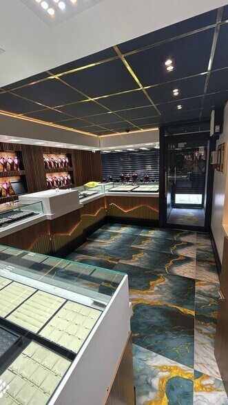 56 Shirley High St, Southampton à louer - Photo du bâtiment - Image 2 de 12