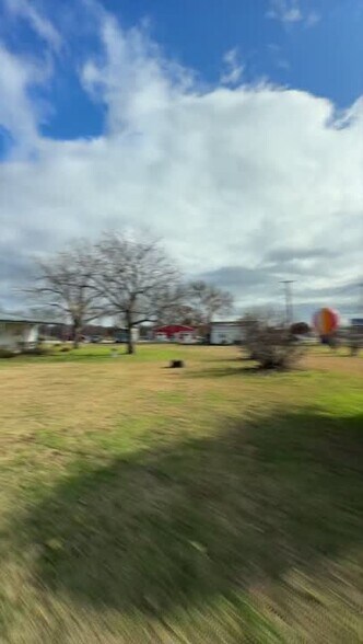 4861 E Highway 199, Springtown, TX à vendre - Vidéo sur l’inscription commerciale - Image 2 de 29