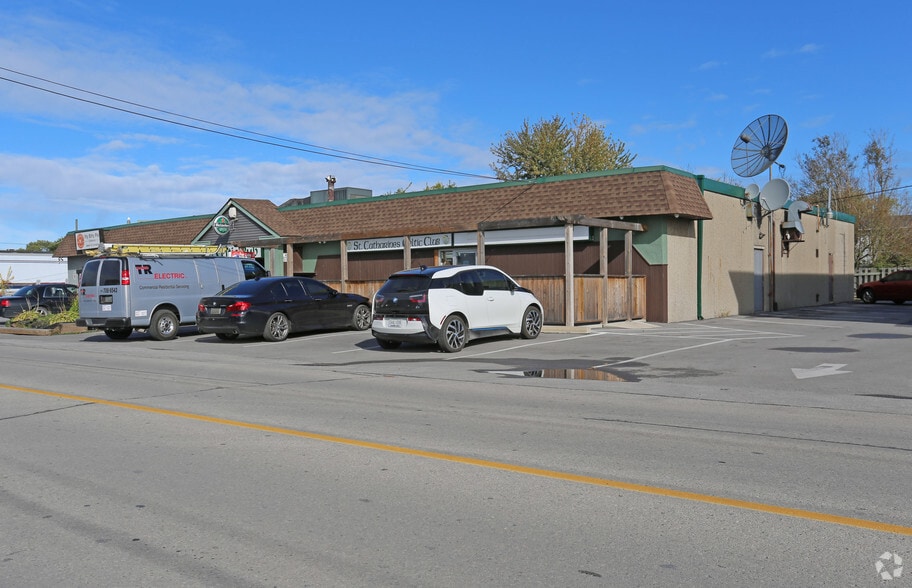 14-18 Secord Dr, St Catharines, ON for sale - Building Photo - Image 3 of 16