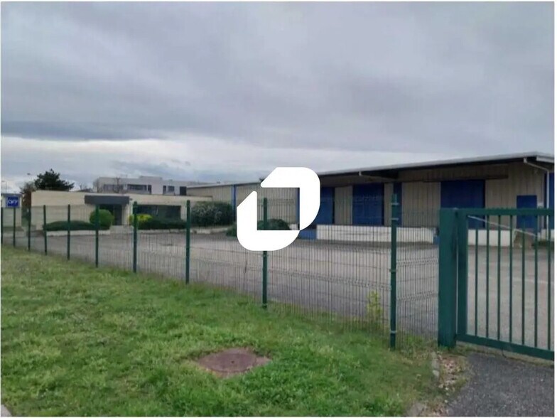 50 Rue Du Mollaret, Saint-Quentin-Fallavier à louer - Photo du bâtiment - Image 2 de 15