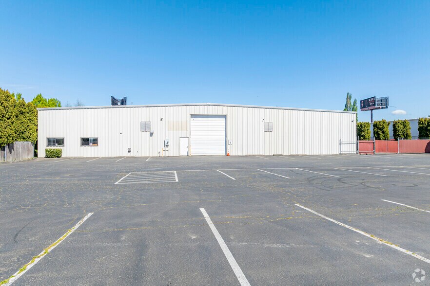 6407 20th St E, Fife, WA à vendre - Photo du bâtiment - Image 2 de 5