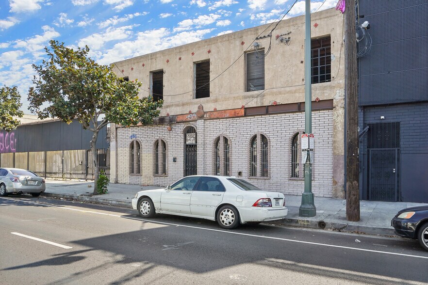 3310 S Main St, Los Angeles, CA à louer - Photo du bâtiment - Image 2 de 24