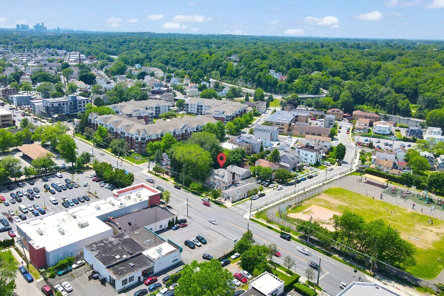 818-822 Mamaroneck Avenue portefeuille de 2 propriétés à vendre sur LoopNet.ca - Photo du bâtiment - Image 3 de 39