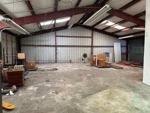 1242 N Filbert St, Stockton, CA for lease Interior Photo- Image 2 of 7