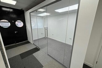 Wade Rd, Basingstoke for lease Interior Photo- Image 2 of 3