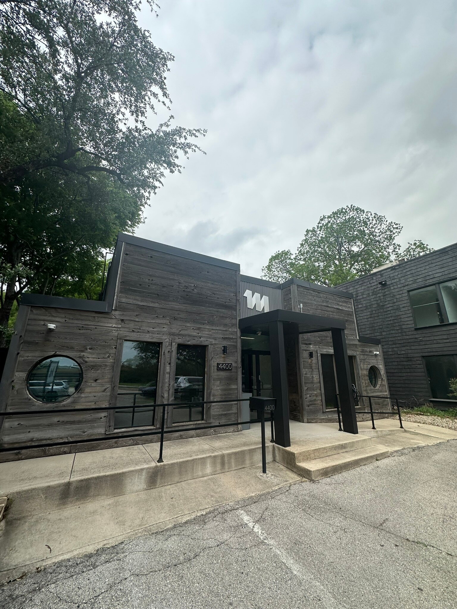 4400 W Vickery Blvd, Fort Worth, TX for lease Building Photo- Image 1 of 7