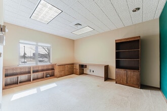 217 Ceape Ave, Oshkosh, WI for lease Interior Photo- Image 2 of 34