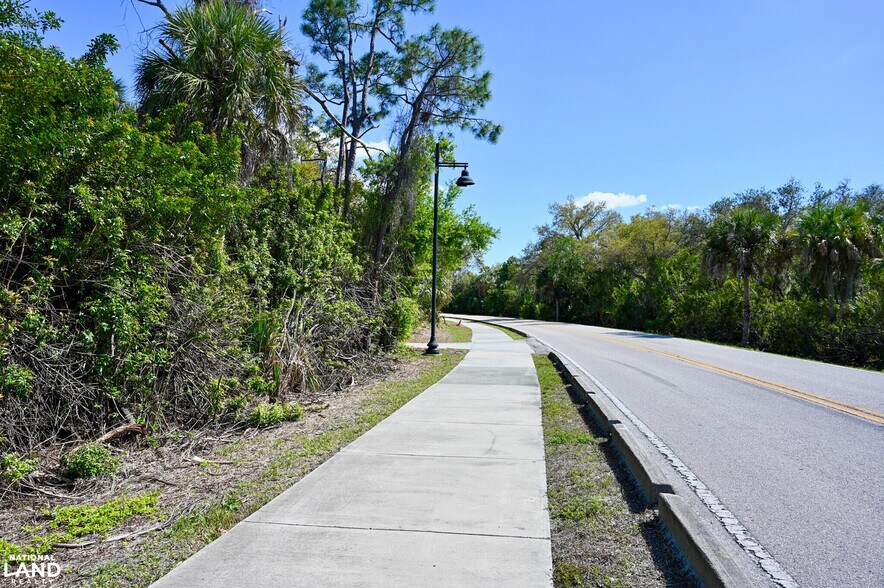 22901 Bayshore Rd, Port Charlotte, FL for sale - Building Photo - Image 2 of 25