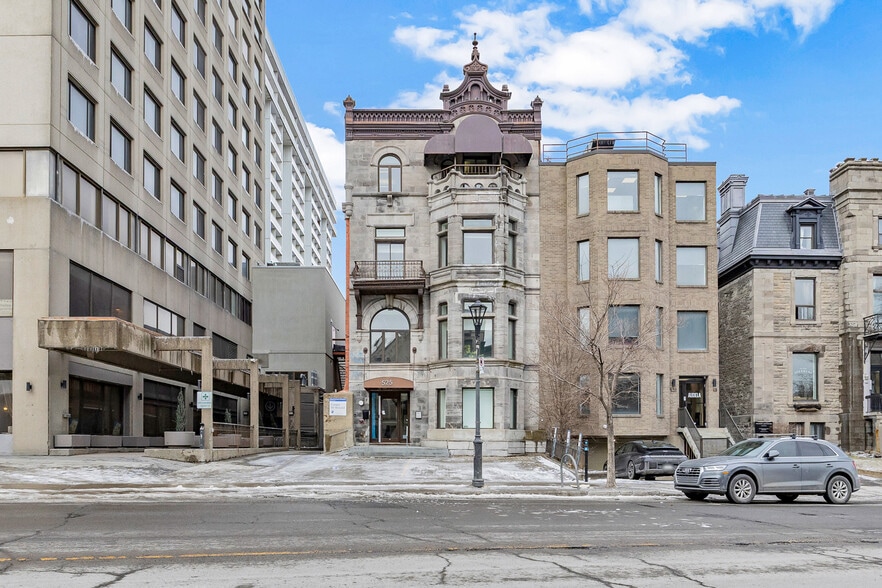 525 Rue Sherbrooke E, Montréal, QC à vendre - Photo du bâtiment - Image 3 de 37