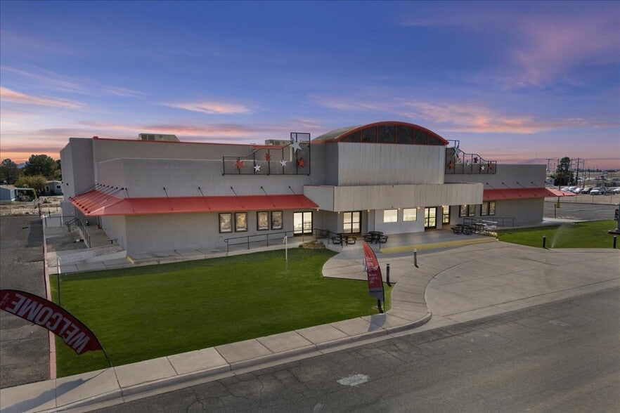 555 E Entertainment Ave, Safford, AZ for sale - Primary Photo - Image 1 of 51