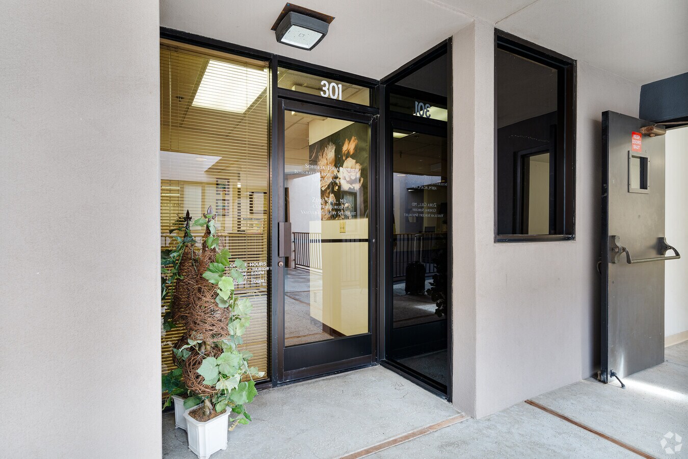 3550 Q St, Bakersfield, CA 93301 - Unit 301 - - Interior Photo - Image 1 of 10