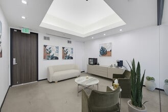 350 S Beverly Dr, Beverly Hills, CA for lease Interior Photo- Image 2 of 12