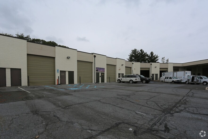 8008-8086 Cryden Way, Forestville, MD à louer - Photo du bâtiment - Image 3 de 8
