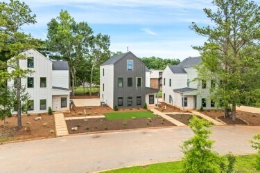 580 Pride Ave, Auburn, AL à vendre Photo du bâtiment- Image 1 de 22