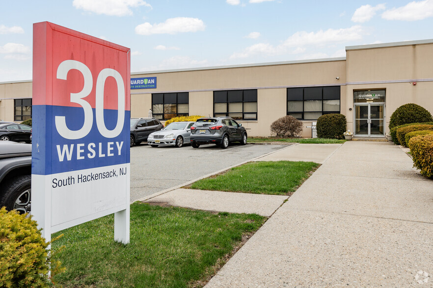 30 Wesley St, South Hackensack, NJ for lease - Building Photo - Image 3 of 6