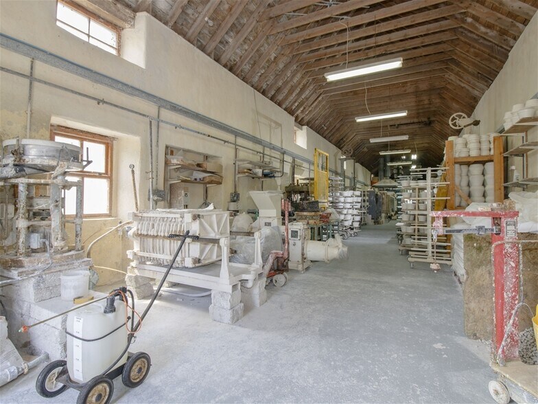 Vacant Retail Unit (Formerly The Tain Pottery), Tain à vendre - Photo du bâtiment - Image 3 de 17