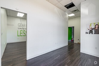 4609-4637 Poplar Ave, Memphis, TN à louer Photo intérieure- Image 2 de 7