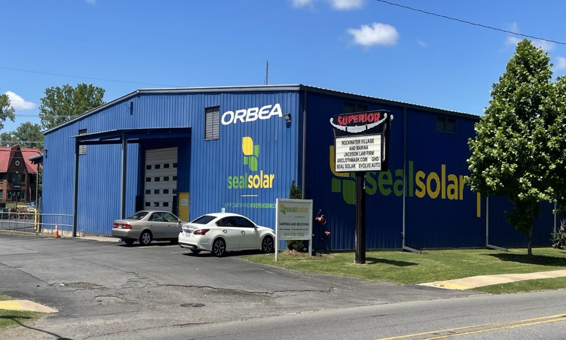 700 W Broadway St, North Little Rock, AR for lease Primary Photo- Image 1 of 3