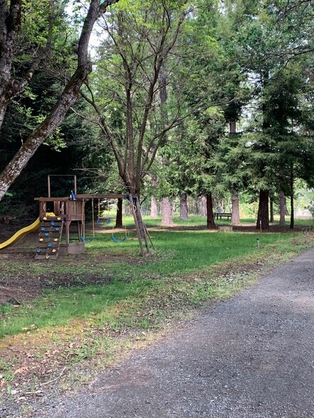 3311 Rogue River Hwy, Gold Hill, OR for sale - Building Photo - Image 3 of 20