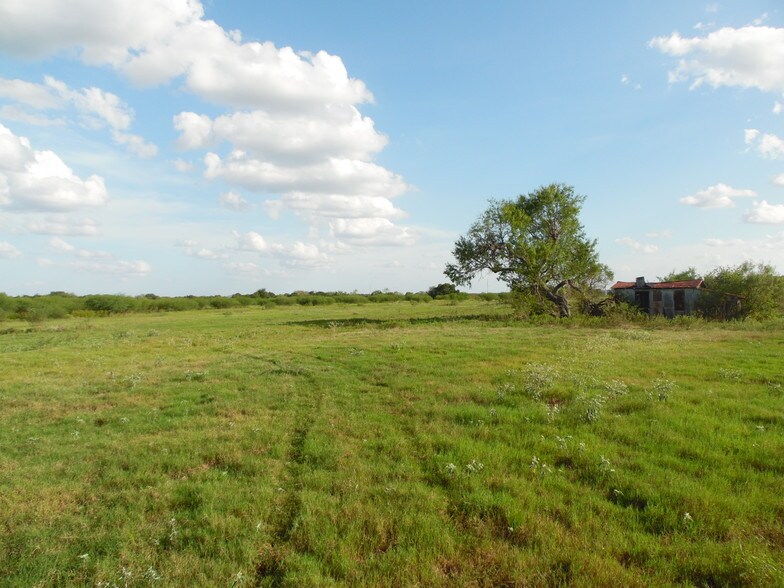 5600 US-90 Alt, Seguin, TX à vendre - Photo du bâtiment - Image 2 de 3