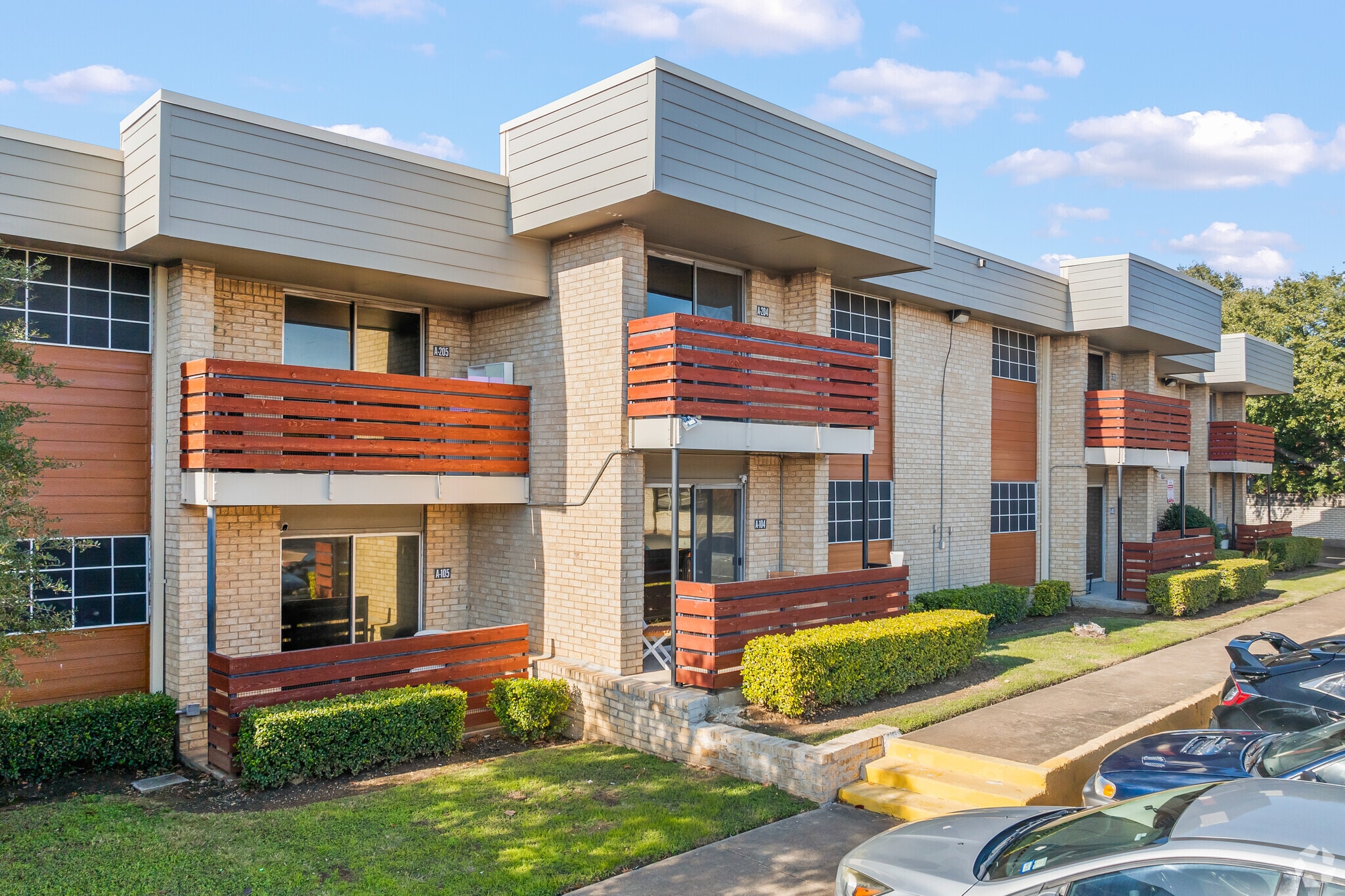 1109 N Carrier Pky, Grand Prairie, TX for sale Primary Photo- Image 1 of 1