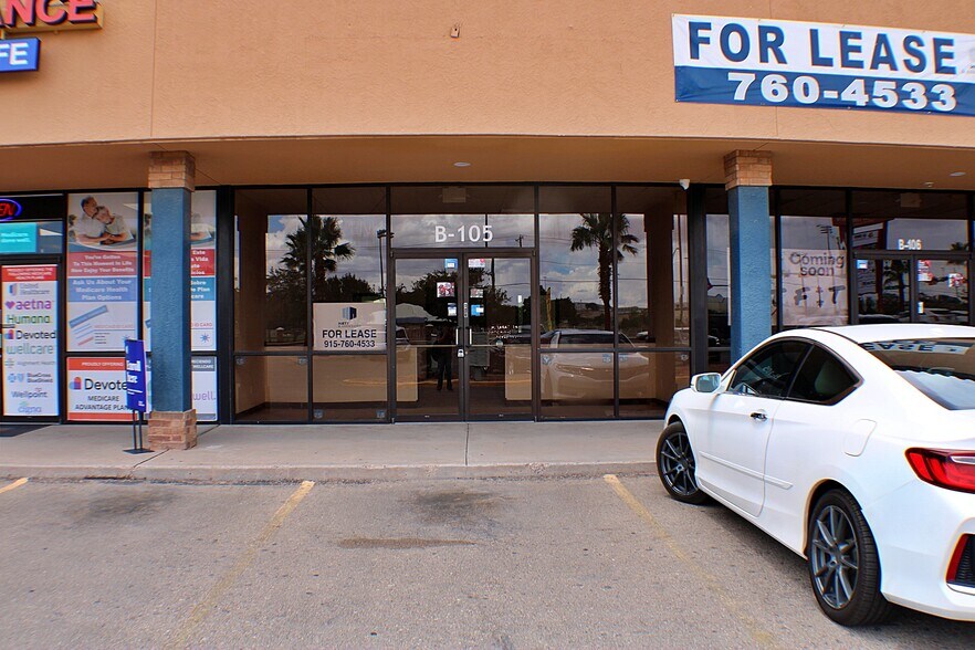 1155 N Zaragosa Rd, El Paso, TX à louer - Photo du bâtiment - Image 2 de 7
