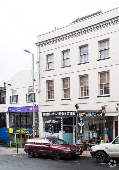 136 Fore St, Exeter à louer - Photo du bâtiment - Image 3 de 3