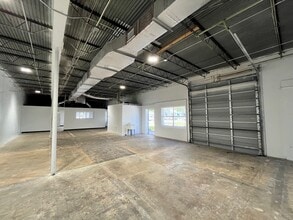 511-545 NE 32nd St, Oakland Park, FL for lease Interior Photo- Image 1 of 11