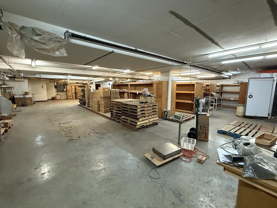 261 Keefer St, Vancouver, BC for lease Interior Photo- Image 1 of 7