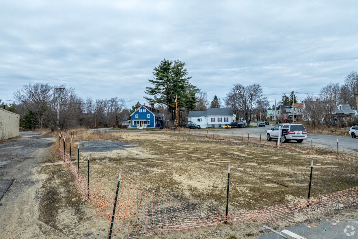 2 Juniper St, Winchendon, MA for sale Primary Photo- Image 1 of 5