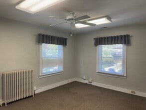 202 Campbell St, Geneva, IL for lease Interior Photo- Image 2 of 2