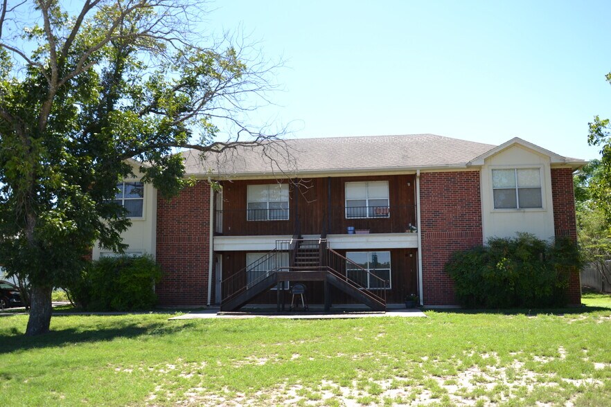 100 Shady River Dr, Junction, TX à vendre - Photo du bâtiment - Image 2 de 18