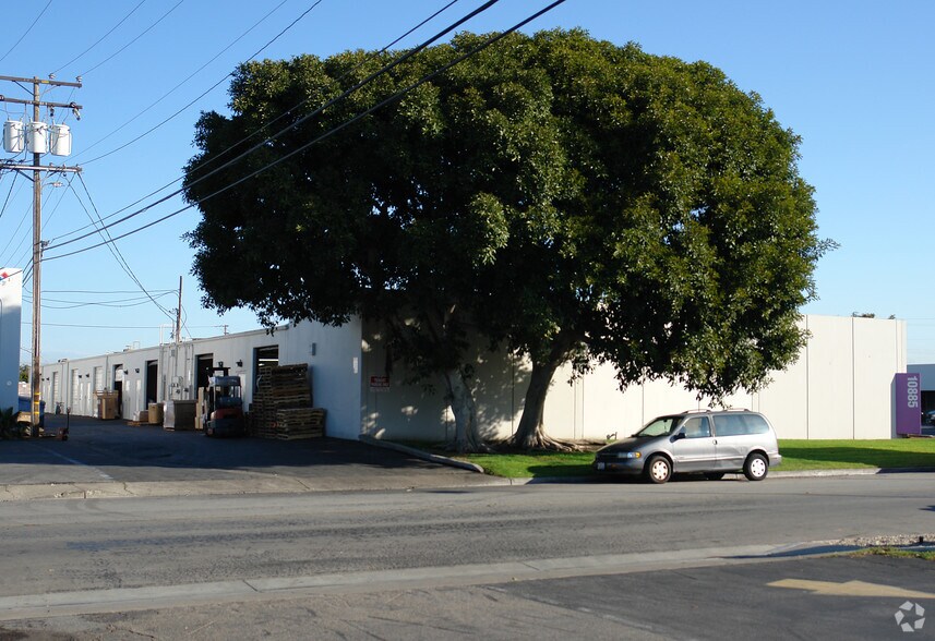 10925 Kalama River Ave, Fountain Valley, CA for lease - Primary Photo - Image 2 of 2
