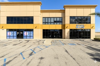 2425 W 5th St, Oxnard, CA for lease Interior Photo- Image 2 of 10