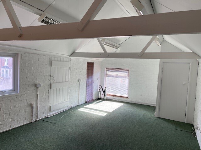 28A Rosamond Rd, Bedford à louer - Photo du bâtiment - Image 3 de 8