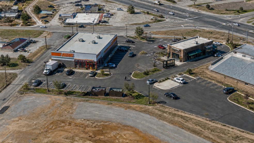 1900 Highway 46 S, Dickson, TN for sale - Building Photo - Image 2 of 27