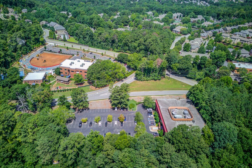 9755 Dogwood Rd, Roswell, GA à louer - Photo du bâtiment - Image 3 de 54